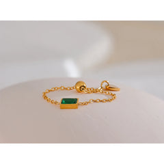 טבעת שרשרת מתכווננת עם זירקוניה ירוקה בציפוי זהב 18 קראט | תכשיט עדין אלגנטי – Euphoria Jewels Co