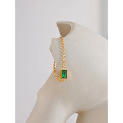 טבעת שרשרת מתכווננת עם זירקוניה ירוקה בציפוי זהב 18 קראט | תכשיט עדין אלגנטי – Euphoria Jewels Co