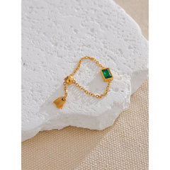 טבעת שרשרת מתכווננת עם זירקוניה ירוקה בציפוי זהב 18 קראט | תכשיט עדין אלגנטי – Euphoria Jewels Co