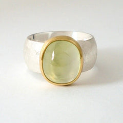 טבעת כסף עם ירקן ירוק