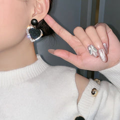 עגילי לב כהה בזהב