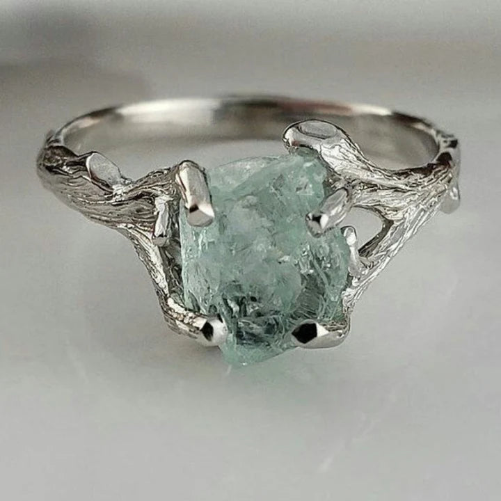 טבעת זכוכית בצבע ירוק בהיר עם ציפוי כסף