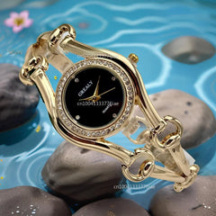 "שעוני יד נשים יוקרתיים, מותג מוביל, אלגנטיים ומעוצבים, רצועת מתכת, מנגנון קוורץ, איכות גבוהה בצבע זהב."