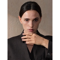 טבעת פניני מים מתוקים אלסטית בציפוי זהב 18 קראט | טבעת מתכווננת אלגנטית – Euphoria Jewels Co