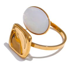 טבעת לב מרובעת עם צדף טבעי מתכווננת בציפוי זהב 18 קראט | תכשיט שיקי אלגנטי – Euphoria Jewels Co