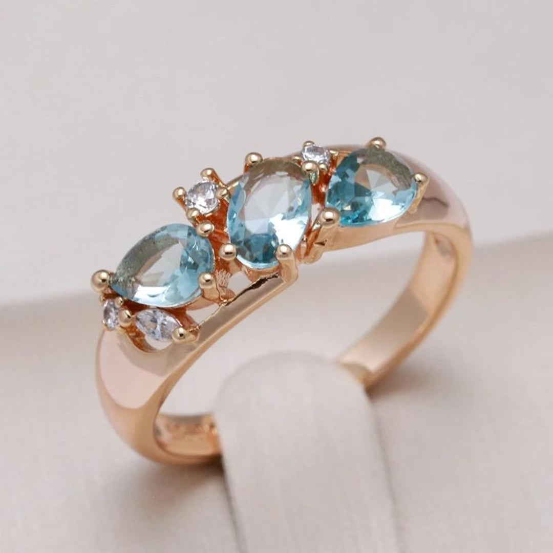 טבעת זהב עם זירקוניט כחול