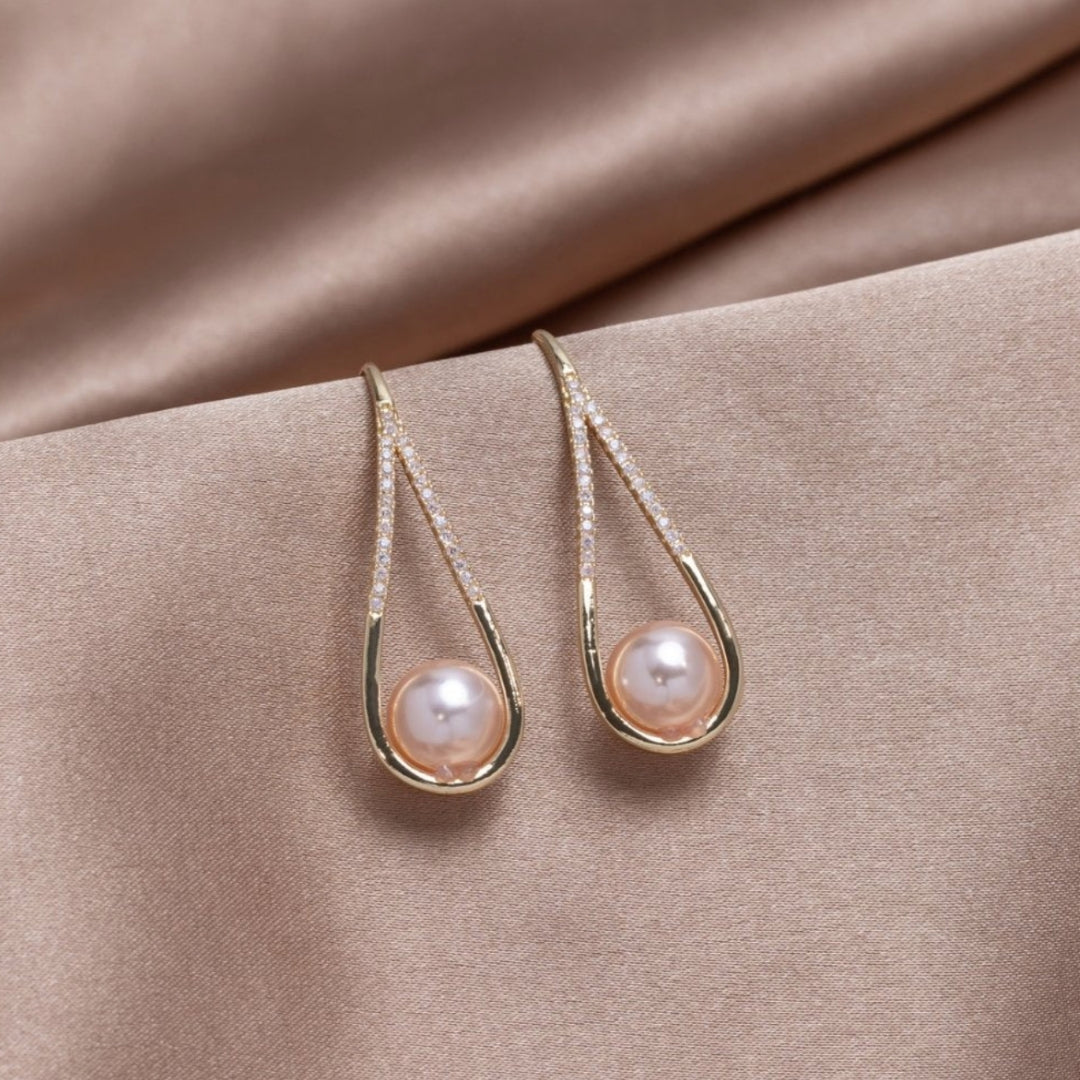 עגילי תליון פנינה עם אבני זירקוניה זהב