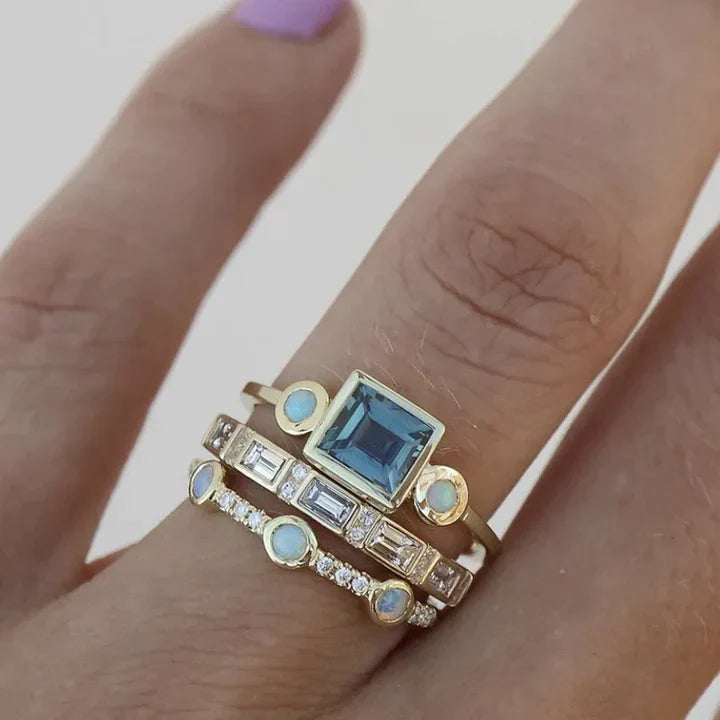 טבעת עם קריסטל כחול בסגנון וינטג'